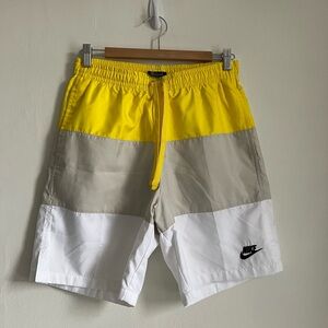 MEDIUM Nike men’s swim trunks bathing suit swimming yellow stripes grey size